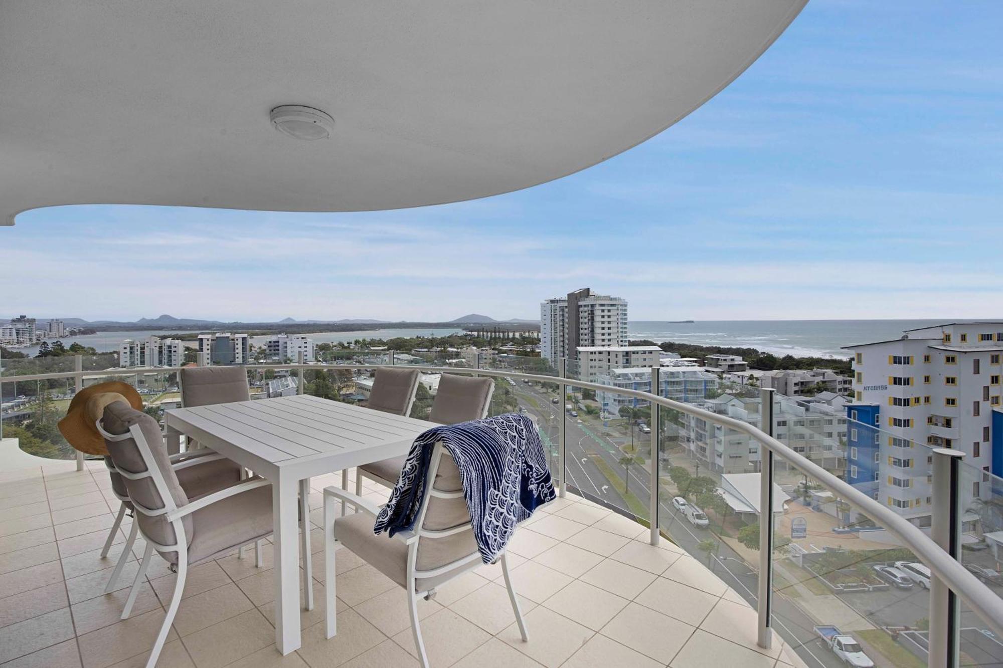 Aqua Vista Resort Maroochydore Oda fotoğraf