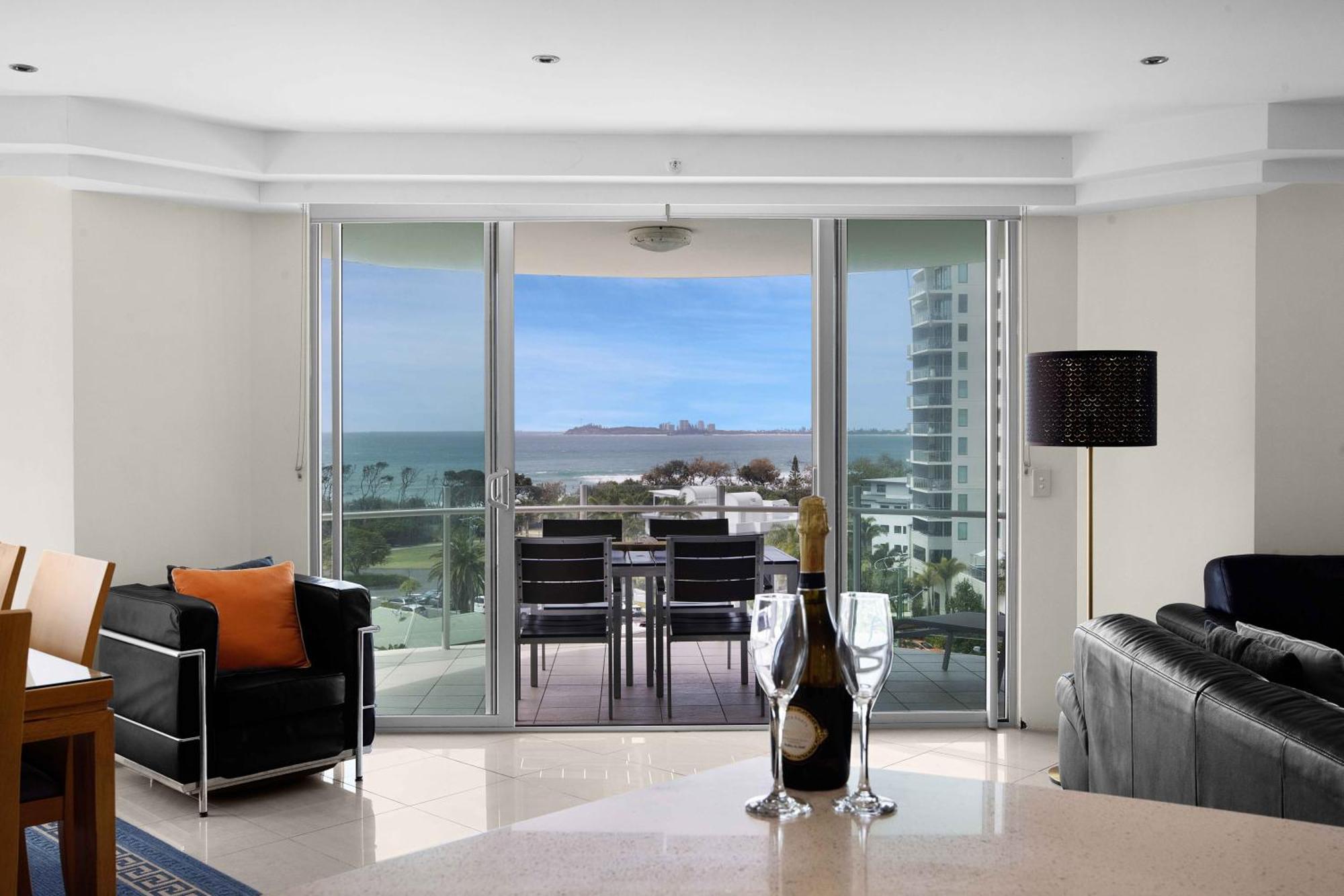 Aqua Vista Resort Maroochydore Oda fotoğraf